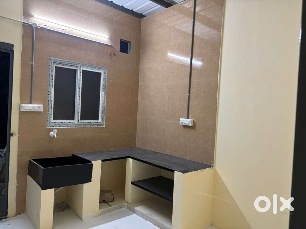 Bachelors room for rent 3-4 perons