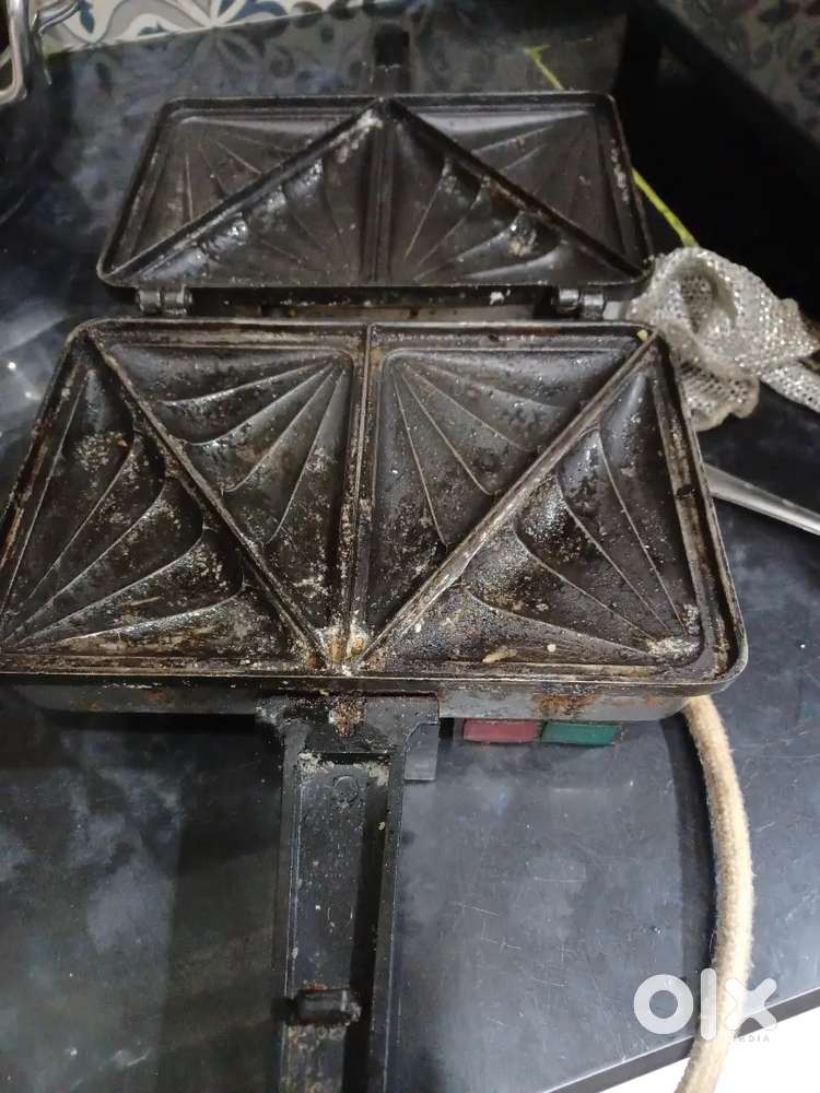 sandwich toaster triangle