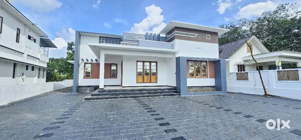 65 ലക്ഷം കോതമംഗലം ഇഞ്ചൂരിന് സമീപം  Inchoor