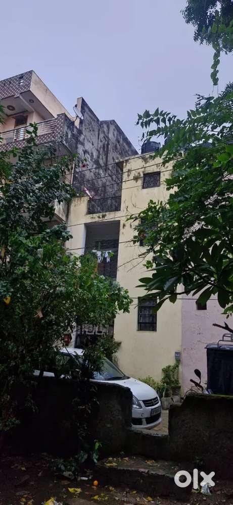 House available in vasundhara sector 13