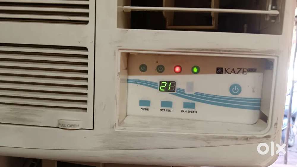 WINDOW A.C HITACHI 1.5 TON ( Ac size 17-26 )