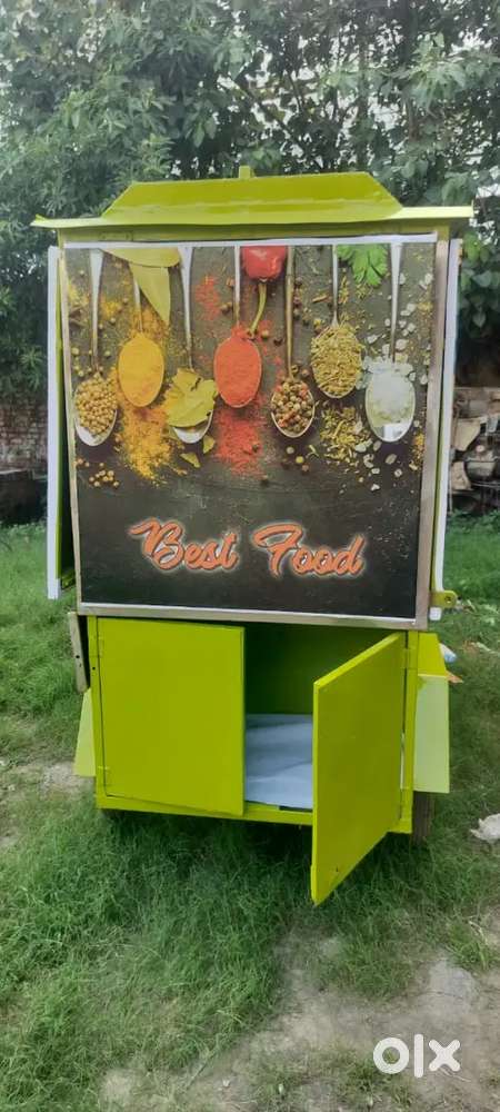 Well equipped  Food  cart
