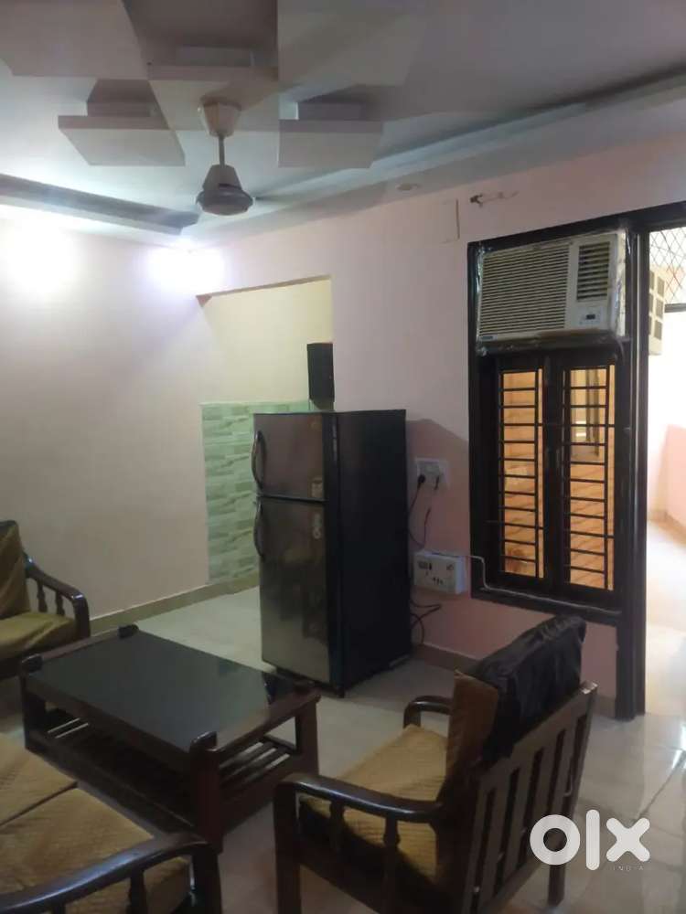 NO BROKERAGE FULLY FURNISHED INDEPENDENT FLOOR  FOR RENT