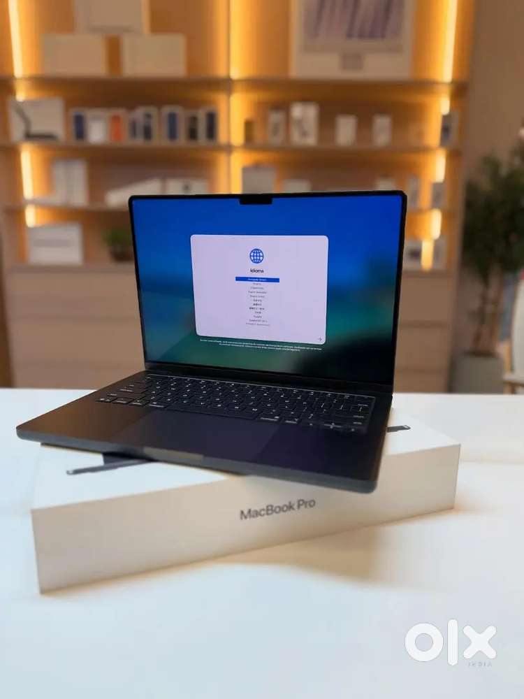 Apple MacBook Pro M5 (14.2 inch, 24GB, 1TB)