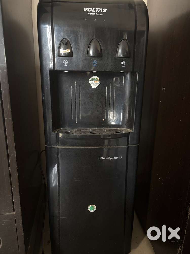 Water dispenser (hot and cold)