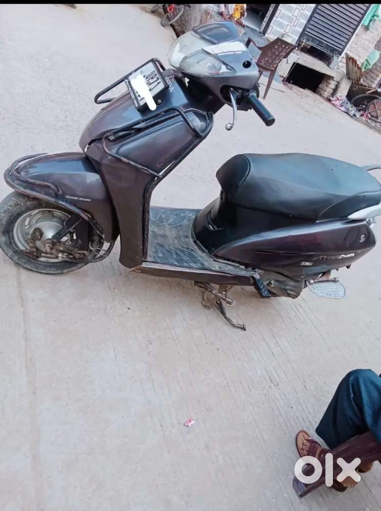 Gadi sahi hai chalti hal me hai thodi bahut Kami hai