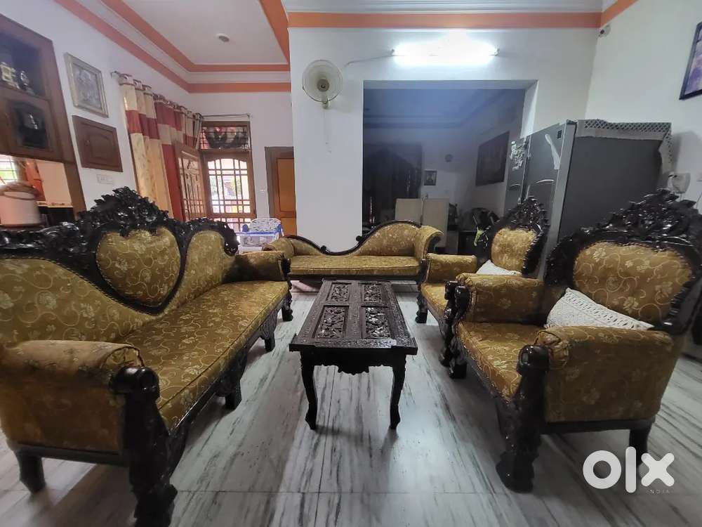 7 seater Sofa set