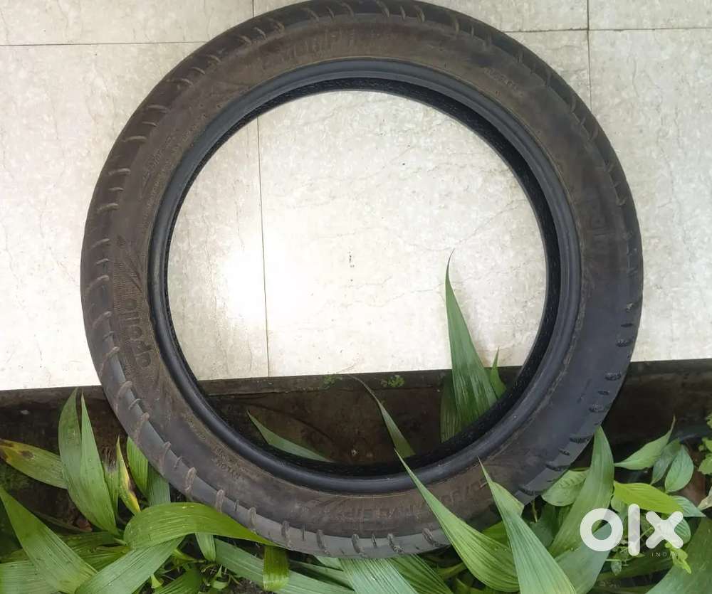 Pulser 180 tyre