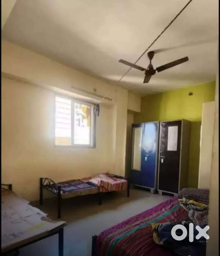 1 vacuncy for boy (male) Working Or Student in 1 bhk flat from 1st dec