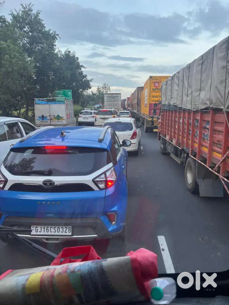 Jcb & hvy truck & 4 while