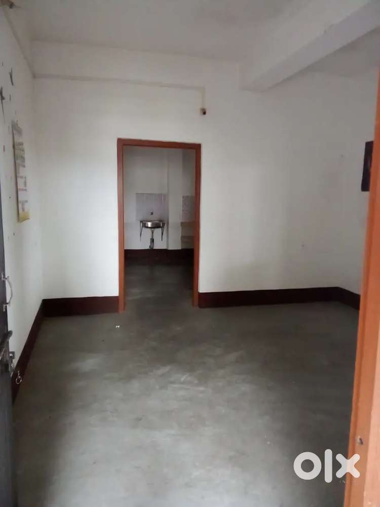 Double room with attached bath and  24 X7 water.Good location,