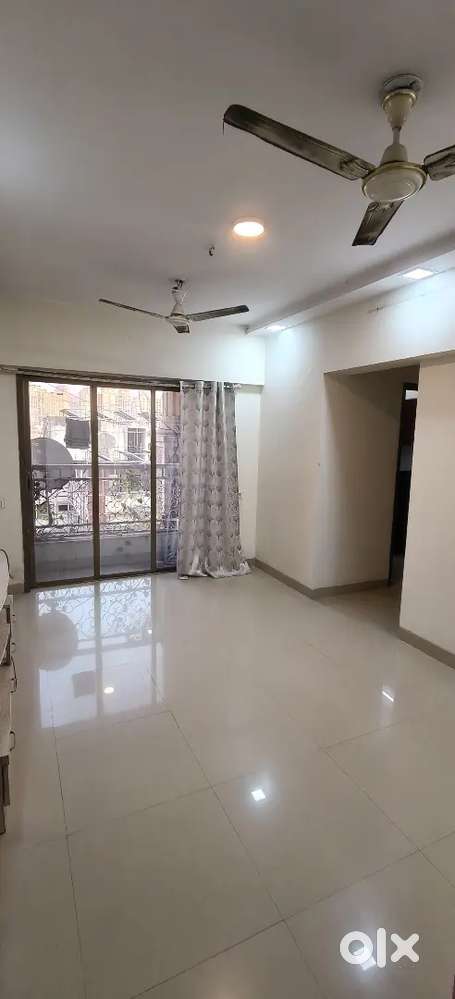 1.5 bhk rental flat available in Hiranandani estate