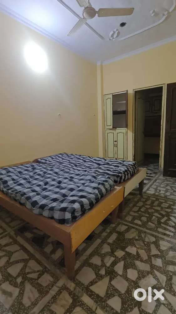 Urgent need for one or two flatmates