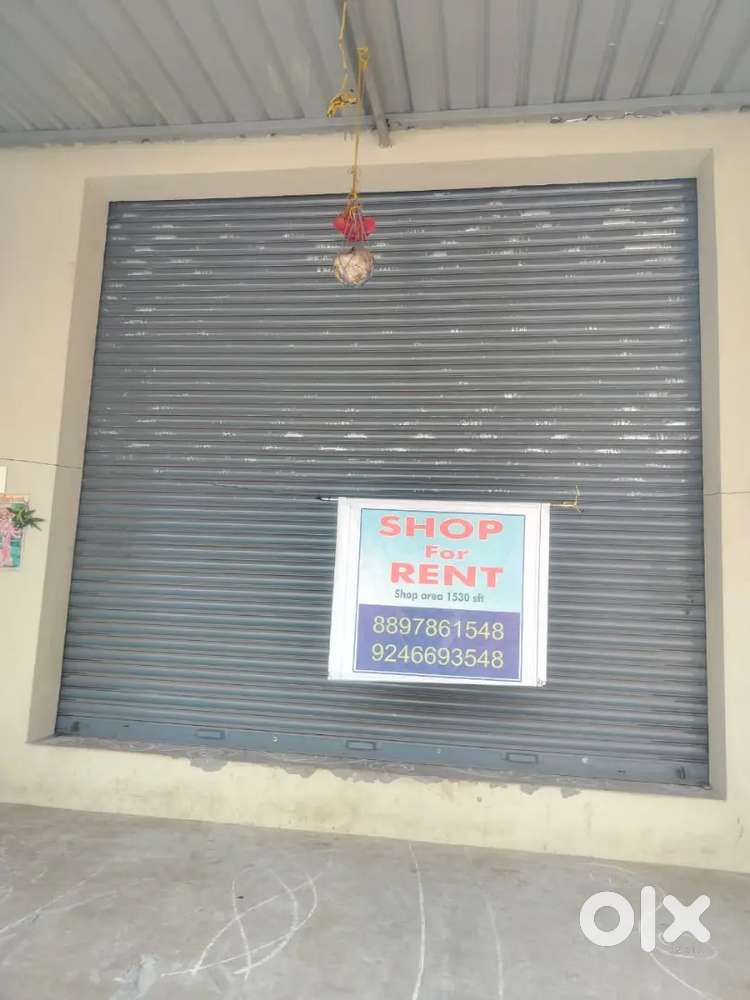 COMMERCIAL SPACE FOR RENT ON MAIN ROAD
