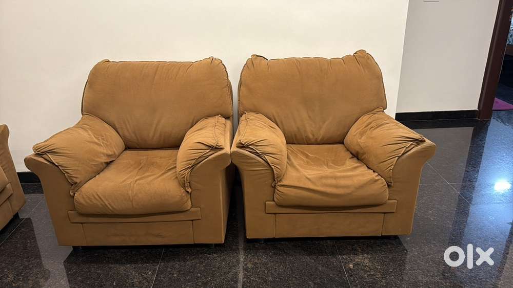 Polyfibre sofa for sale urjent