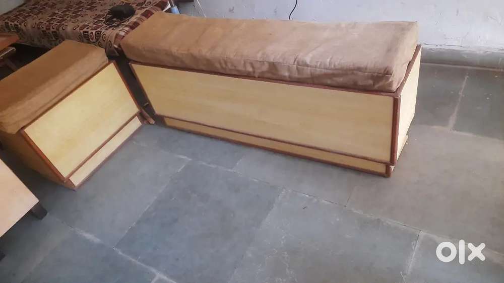 Wooden SETHI SET, 4 to 5 person can sit