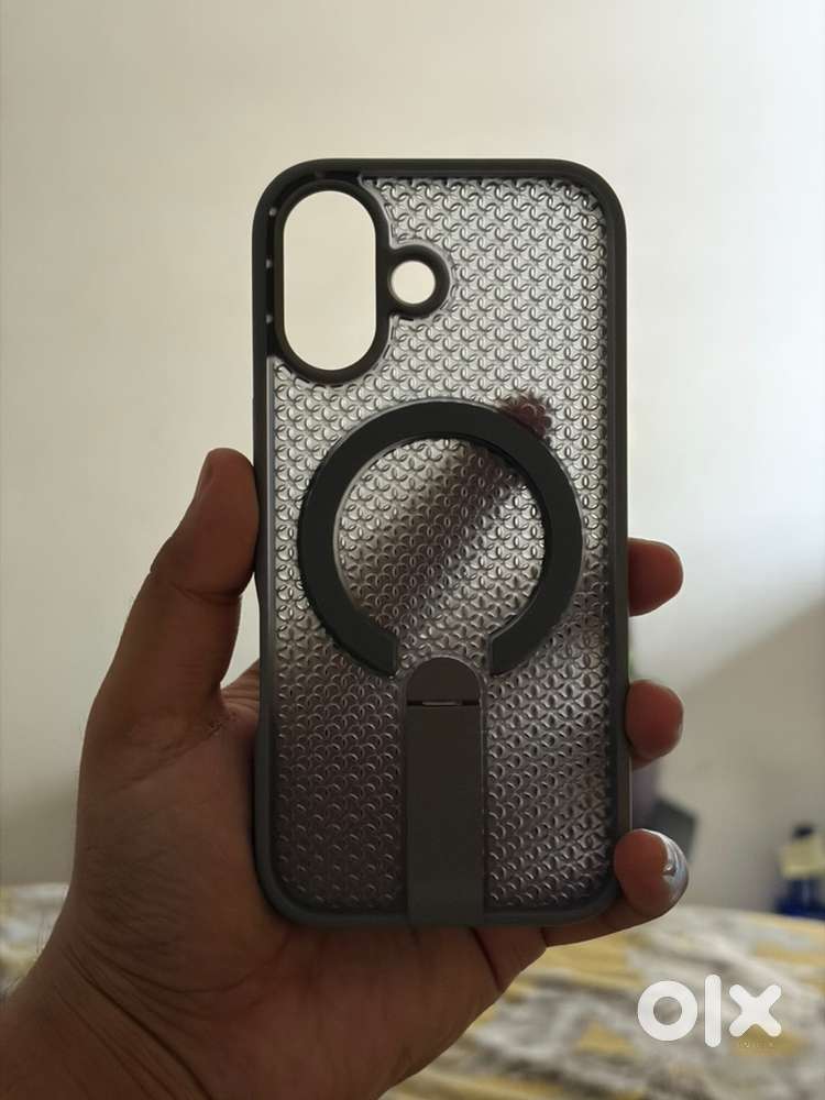 iPhone 17 magsafe case with stand and ventilation