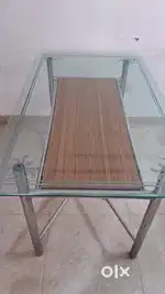 Ss Dining table with thoughen glass top