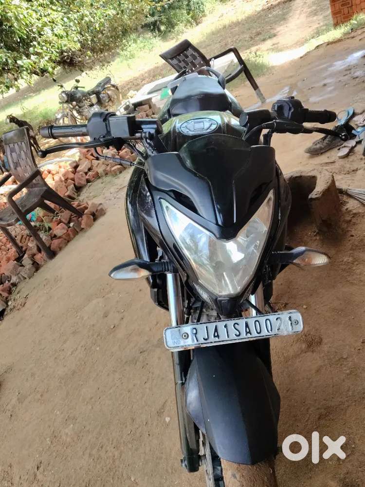 Gadi koi kami nhi h ok condition h avarege bhi 40 se 45  kah