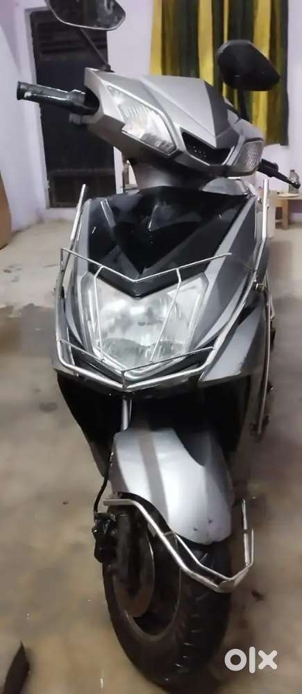 ELECTRIC SCOOTY ( EV )