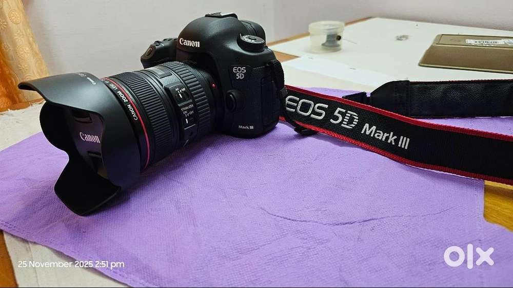 Canon Zoom Lens 100-400 mm IS ii USM and Canon 5D Mark III DSLR