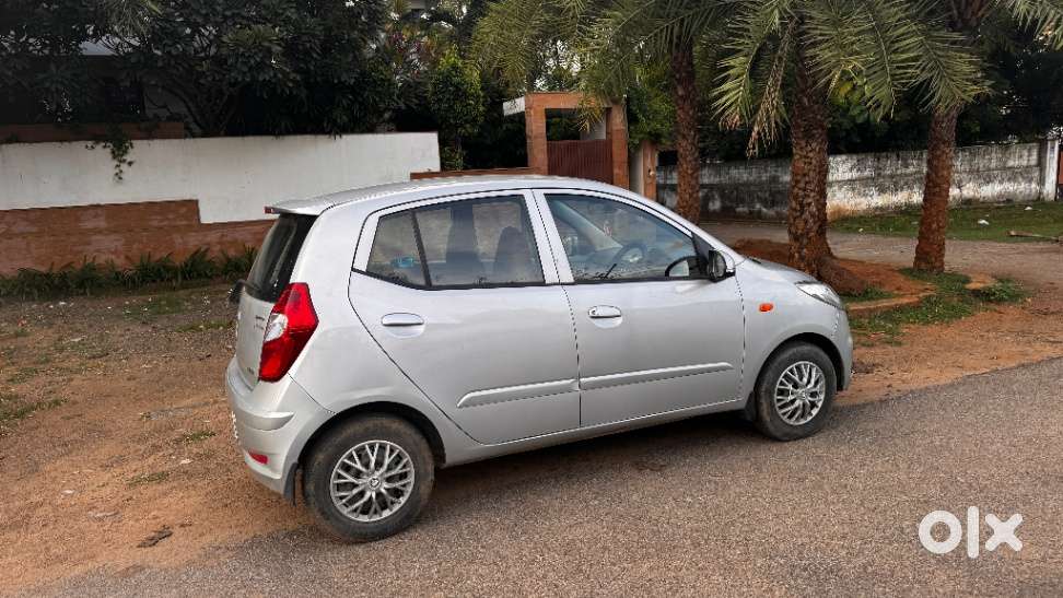 Hyundai i10 Sportz AT, 2013, Petrol