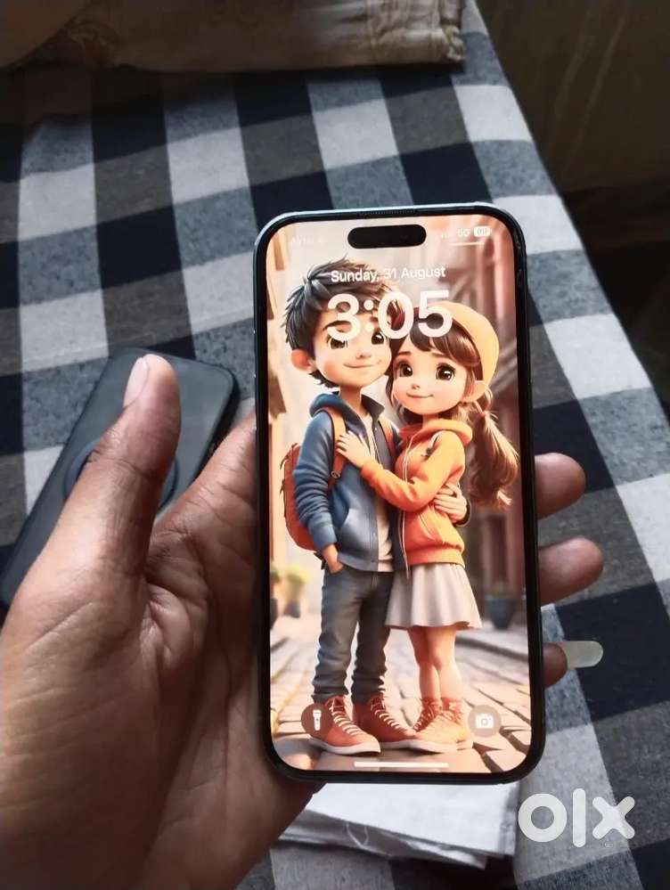 iPhone 16 new 128 gb 4 month old