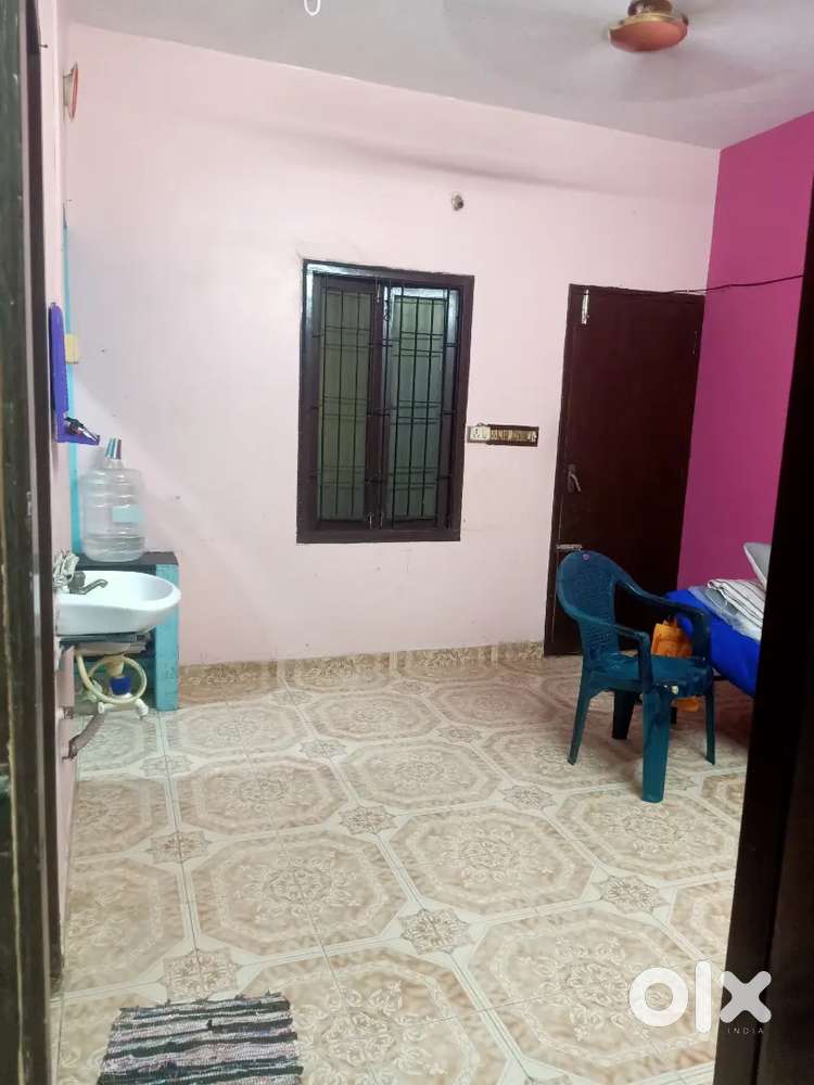 1bhk 2 pg members available in chitlapakkam