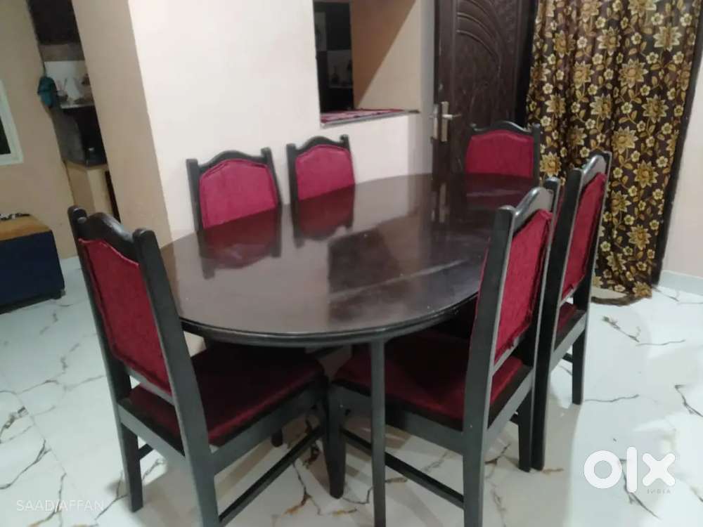 Damro dinning table