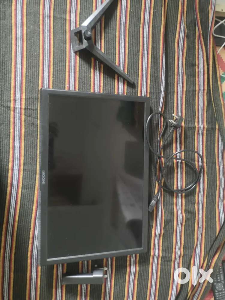 IVoomi 48.26 cm (19 inch) HD TN Panel Monitor