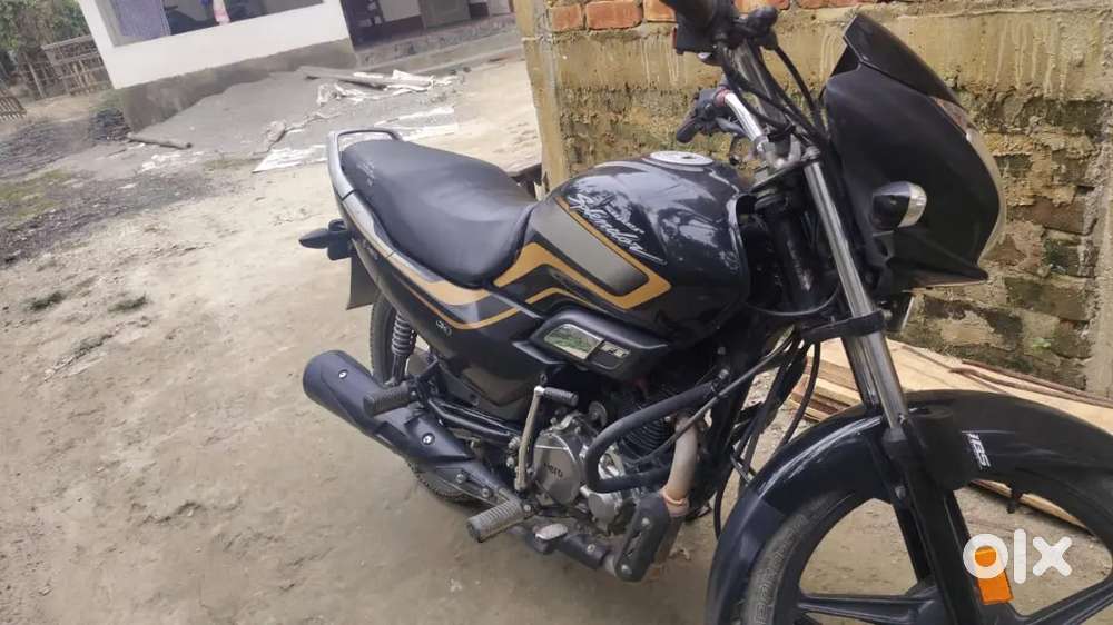 Hero super slander bs6 bike
