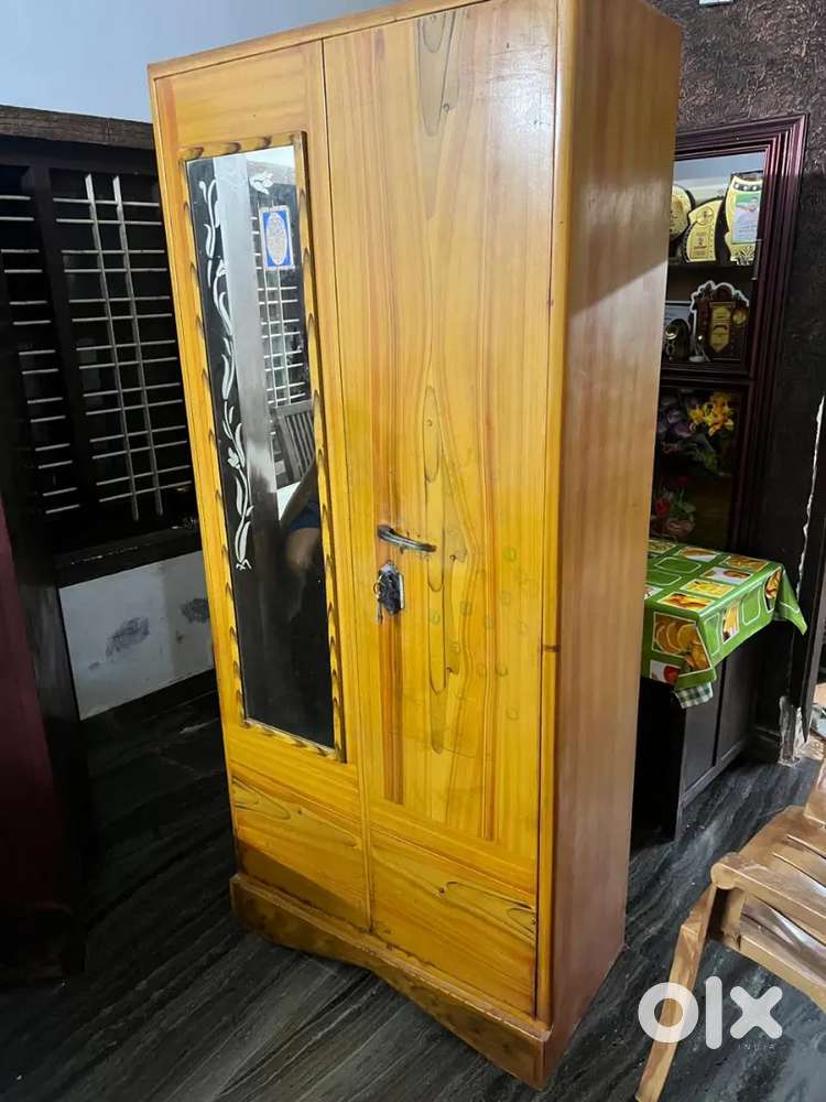 Selling 2 godrej cupboards