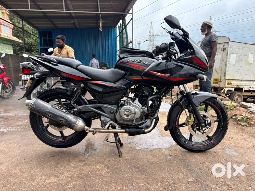 Pulsar 220F