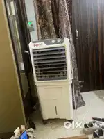 Cooler with water pump feature