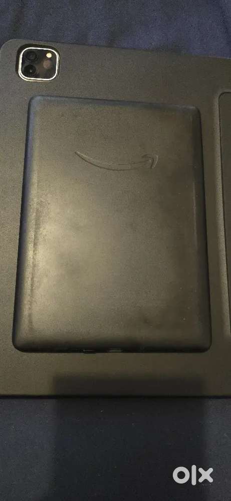 Kindle Paperwhite 11th Gen  Excellent Condition  With 2 Covers