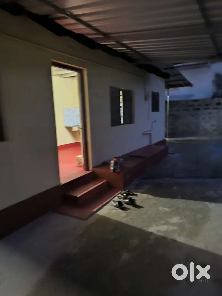 Independent 1 bhk tild house for rent near akashbhavna