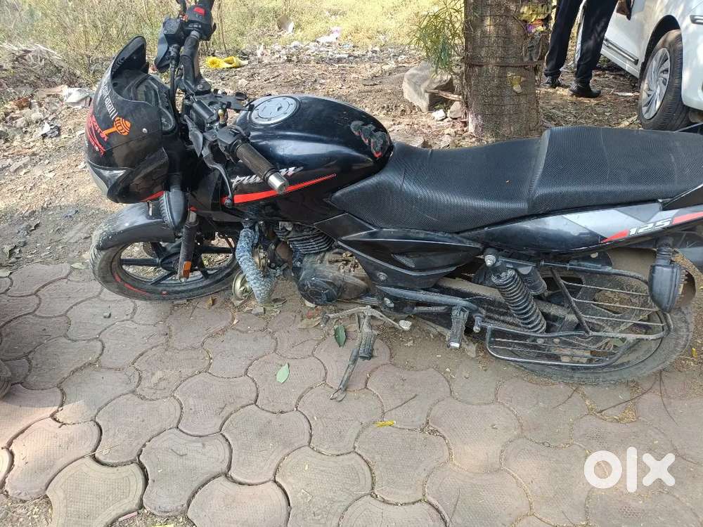 Bajaj pulsar 125 single handed