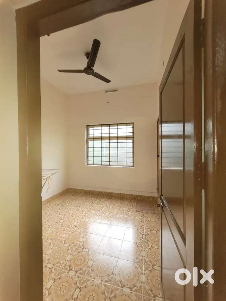 Apartment sharing for ladies only