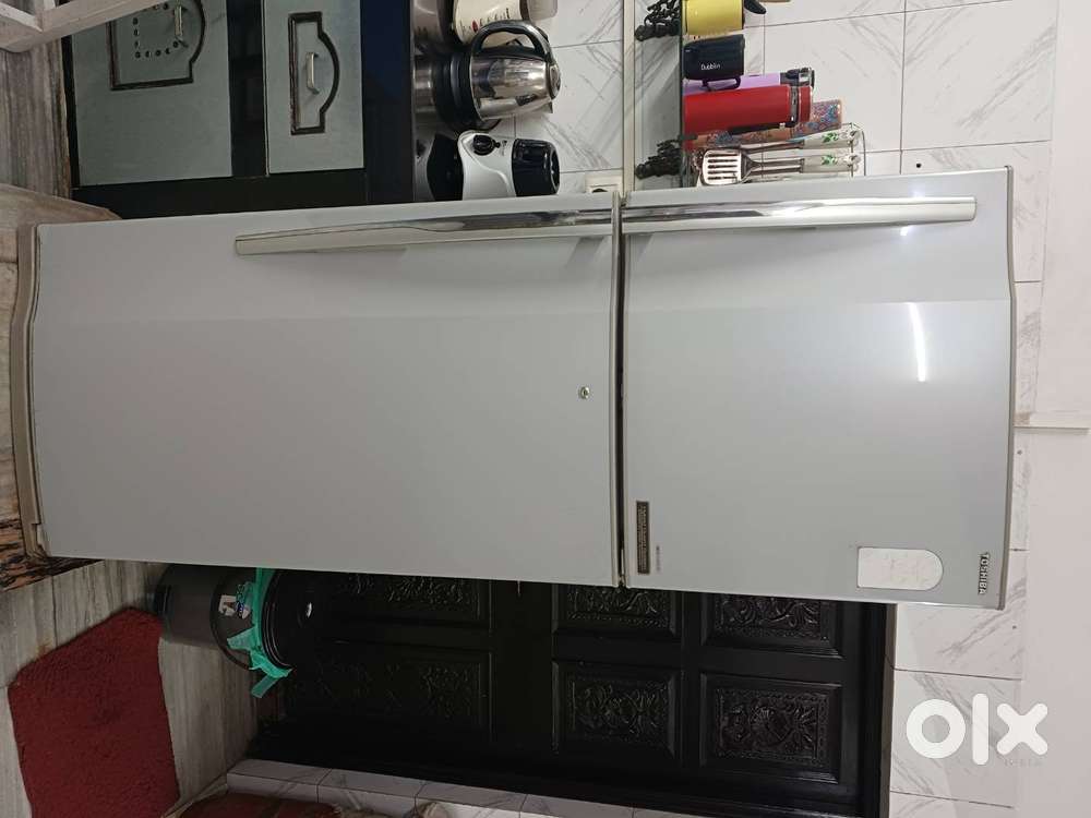 Toshiba 428 l age - 12-13 years double door type