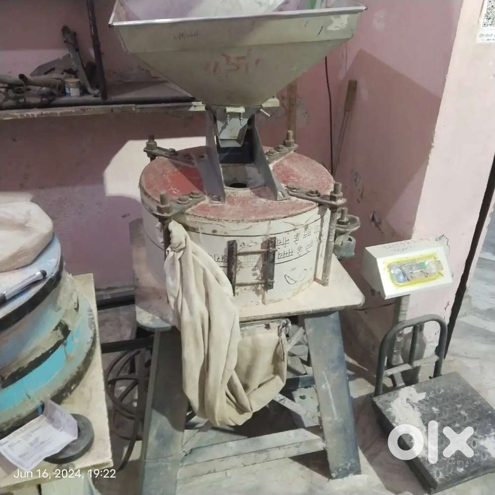 Atta Chakki  Home Use Flour Mill  Excellent Condition