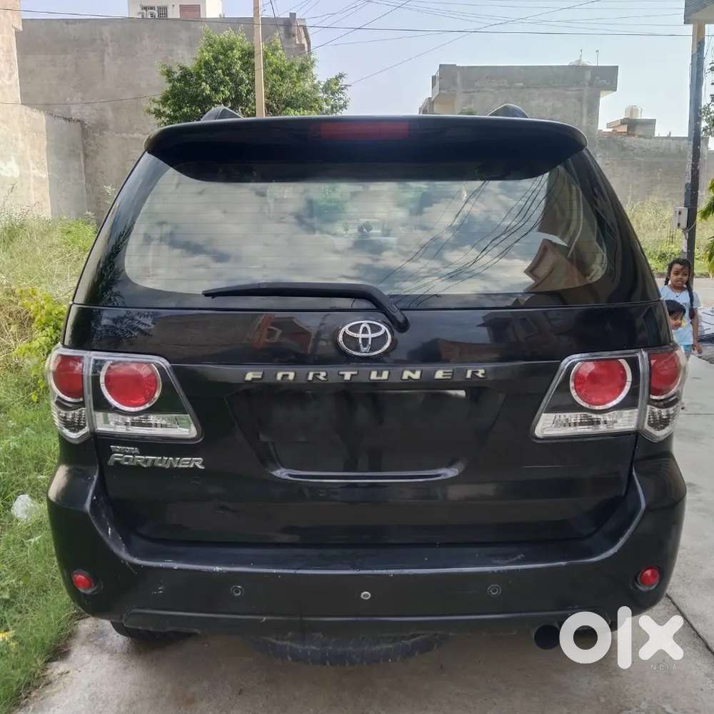 Toyota Fortuner 2011 Diesel 147000 Km Driven