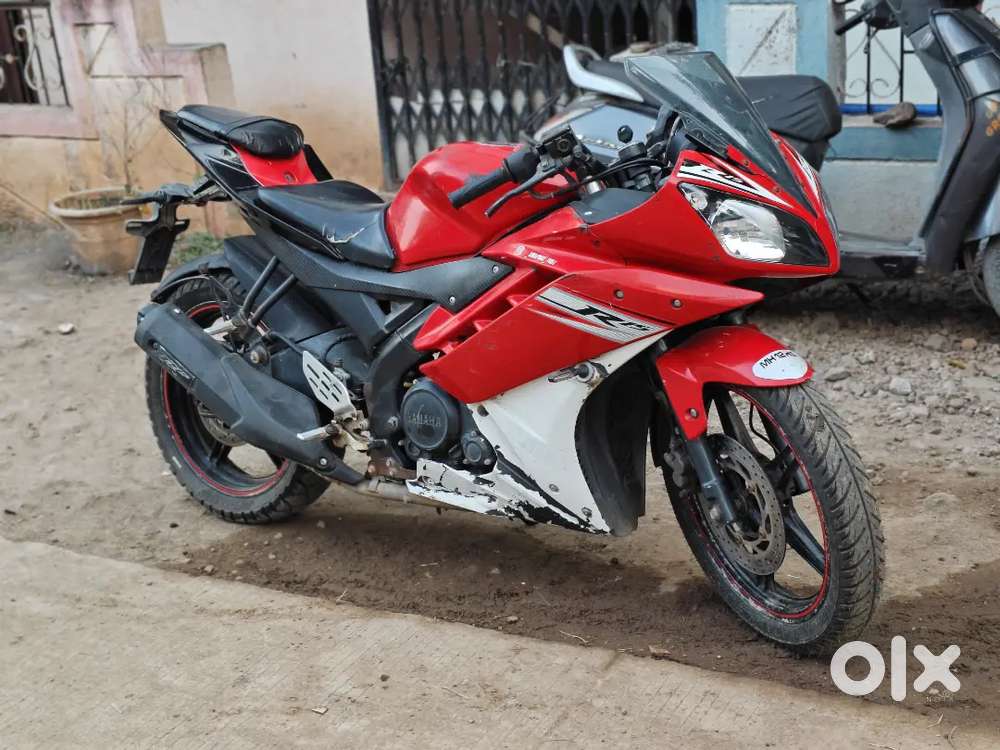 R15 V2 BIKE 2011 December