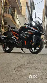 KTM RC 200 – 998 km  ₹40,000 of Accessories  Showroom Condition