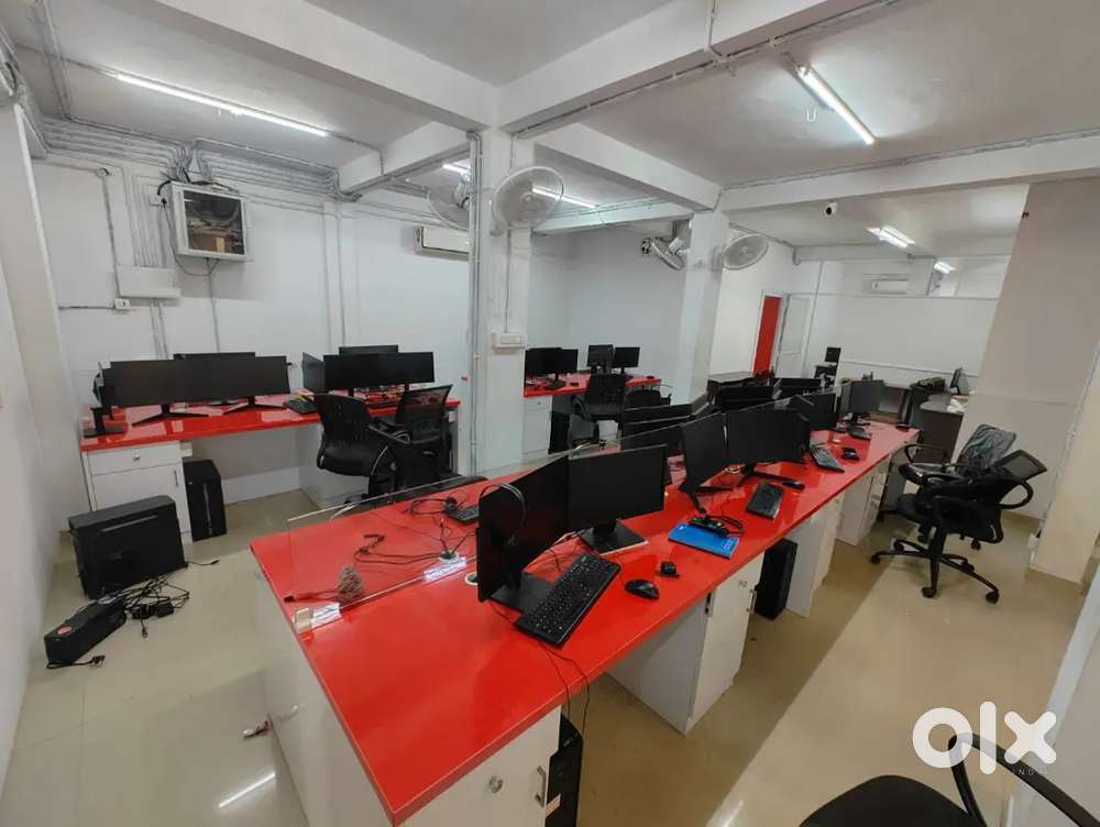 Compter tables and chairs