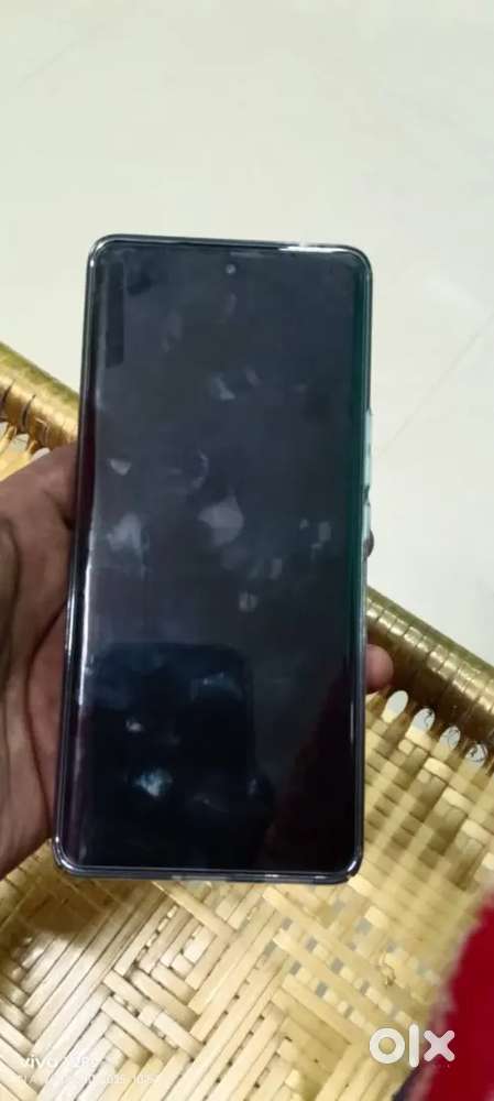 Vivo y400 pro new mobile( 8/256)/ vivo y28s 5G (6/128)