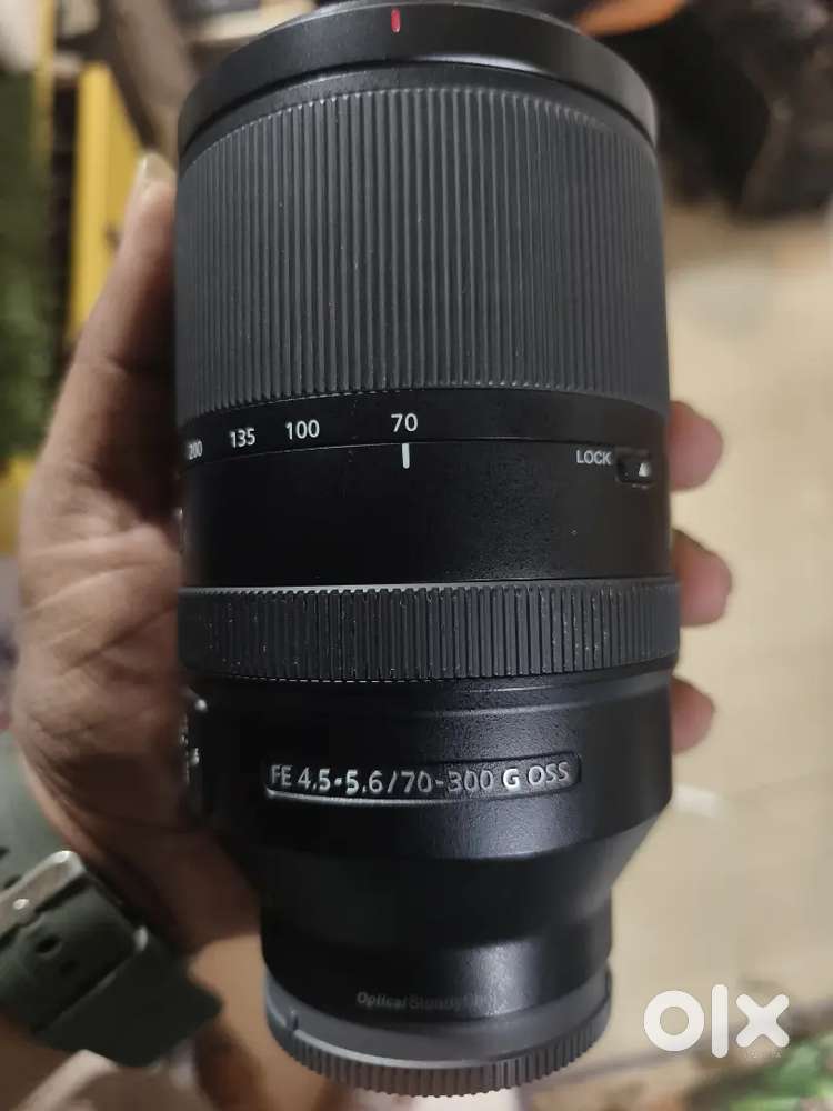 Sony FE 70-300mm f/4.5-5.6 G OSS lens