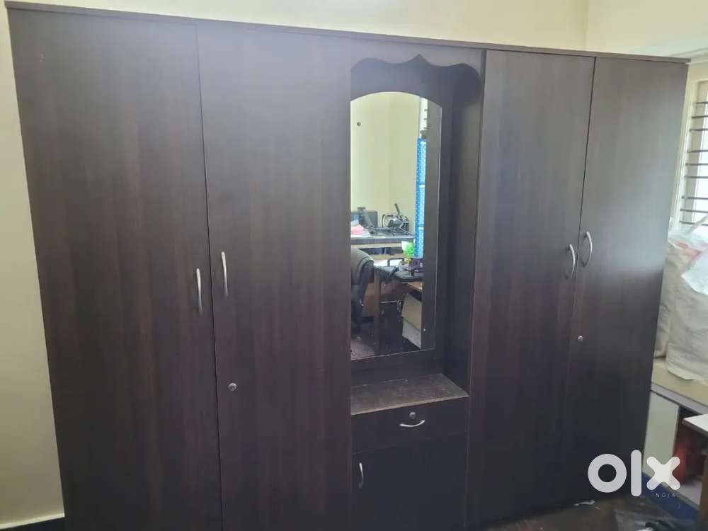 Wardrobe Full Size, Urgent Selling