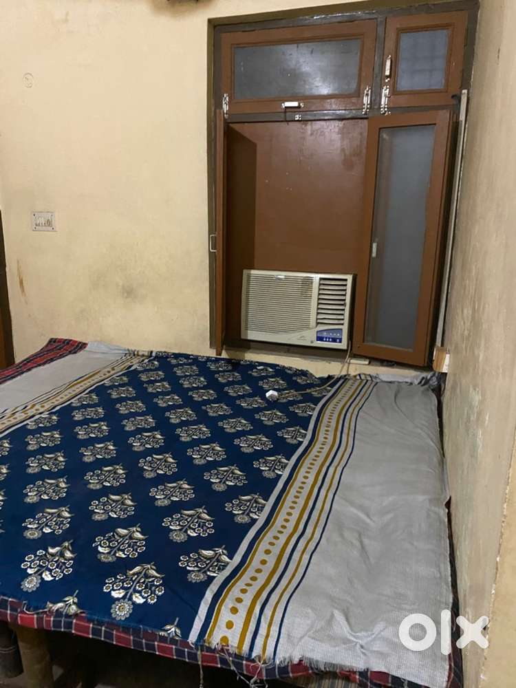 Room rent only female