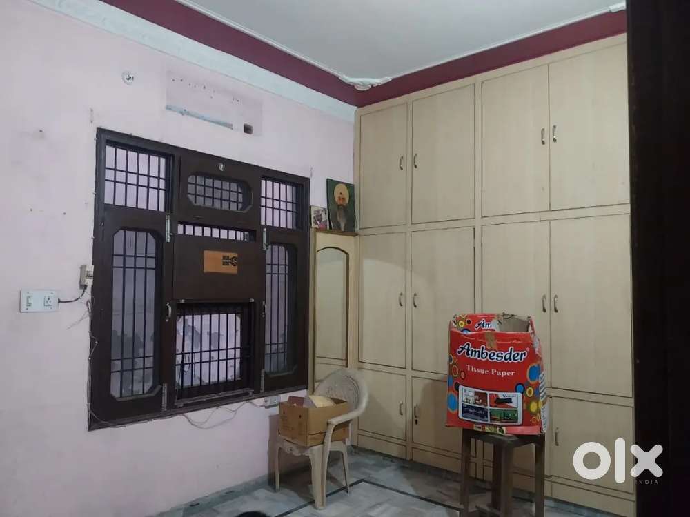 Elegant house with semi furnished in 200gz