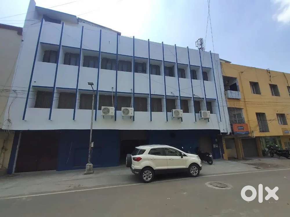 2000 sq ft Ground Floor Godown nr Padi Saravana Store available-rent